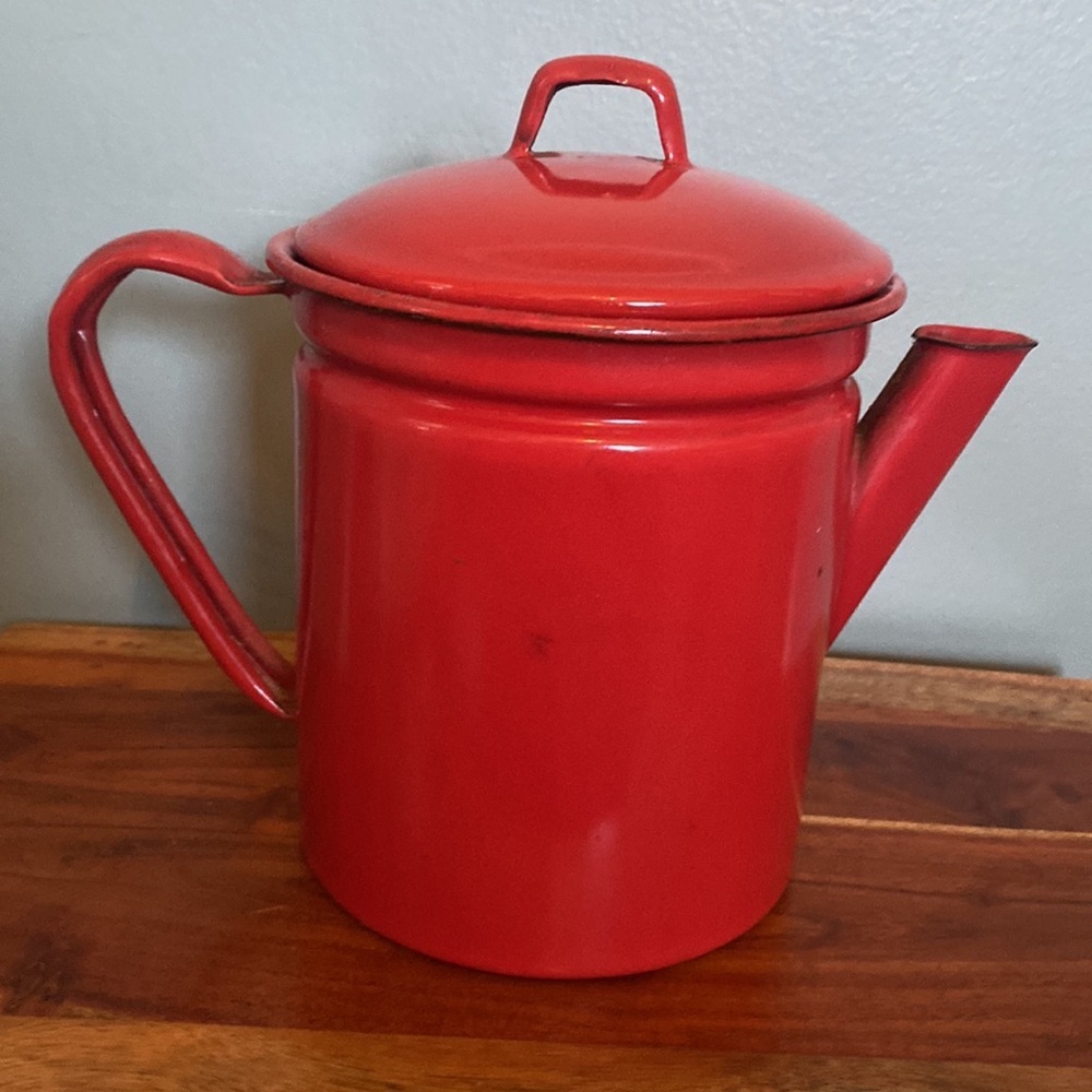 Porcelain red enamel coffee pot 1940 tea pot. Shabby chic retro cottagecore - Picture 3 of 11